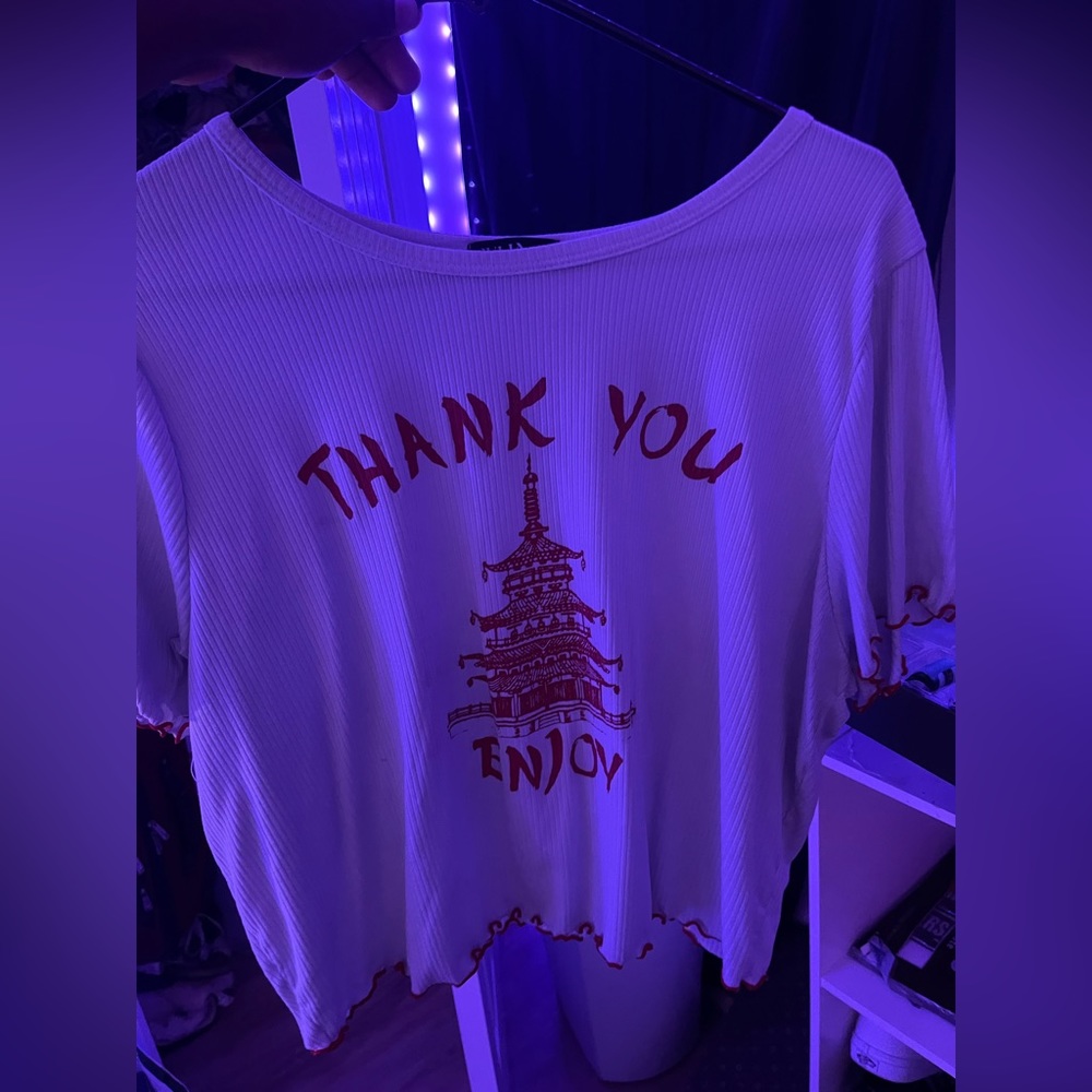 “thank you enjoy” Japanese red & white crop top